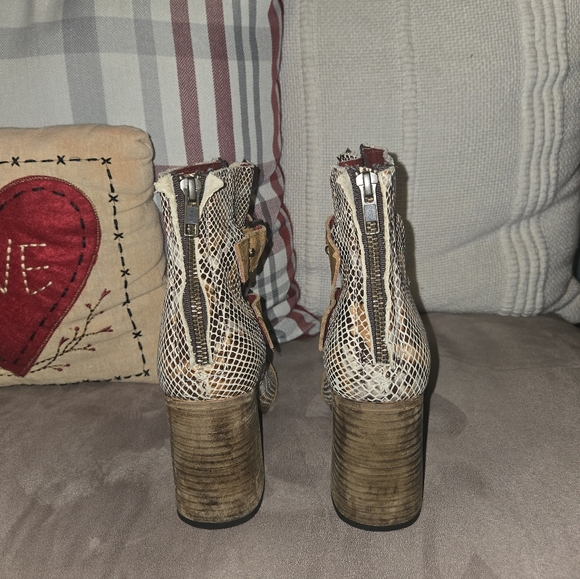 Women's Freebird by Steven Joey ankle boots  - Picture 3 of 3